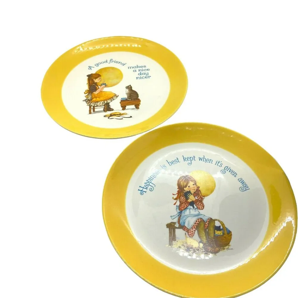 Dear Hearts White Yellow Round Shaped Keepsake Plate Set Of Two Vintage 1973